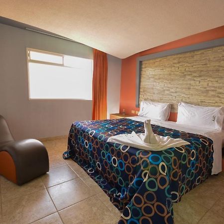 Motel Venecia Momoxpan Bagian luar foto