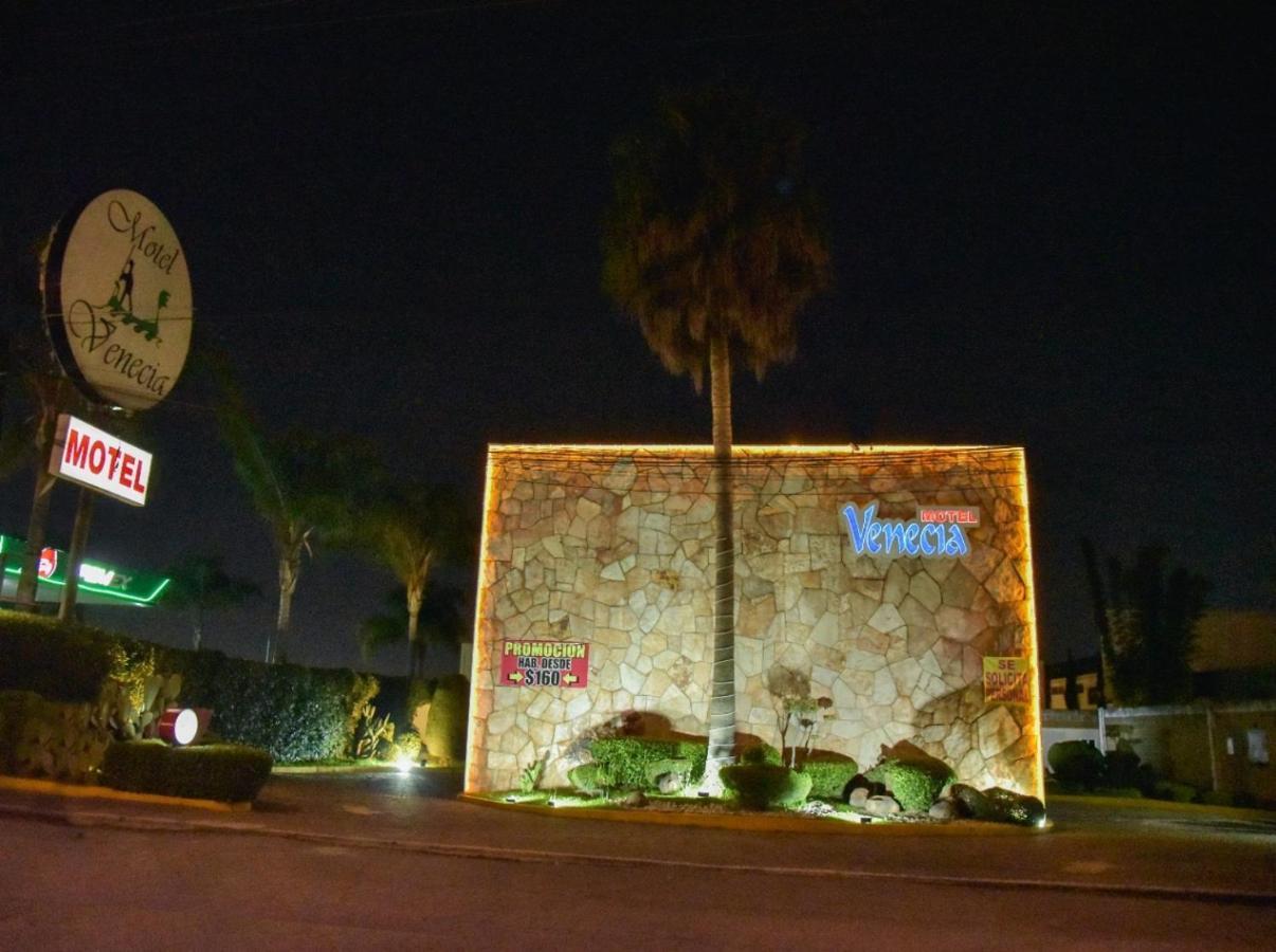 Motel Venecia Momoxpan Bagian luar foto