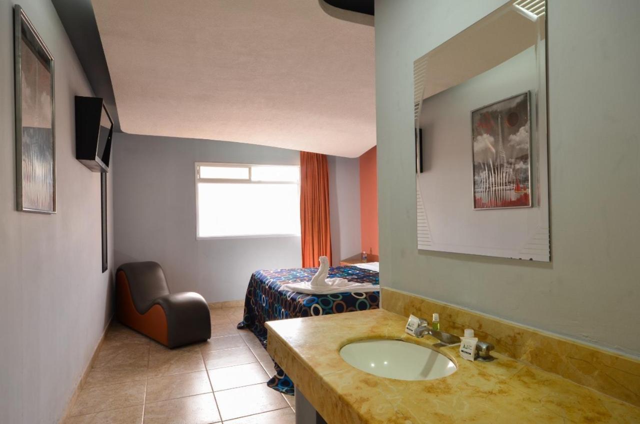 Motel Venecia Momoxpan Bagian luar foto